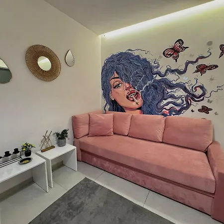 Muse Studio, Center Of ティラナ